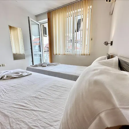 Sunny Hills - Menada Апартхотел