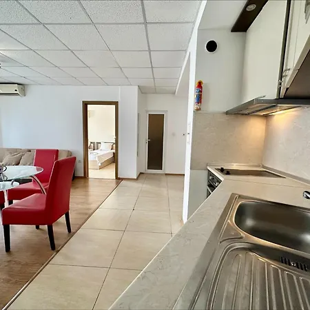 Sunny Hills - Menada Hotel apartamentowy 3*