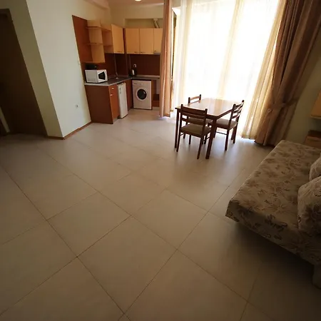 Sunny Hills - Menada Hotel apartamentowy 3*