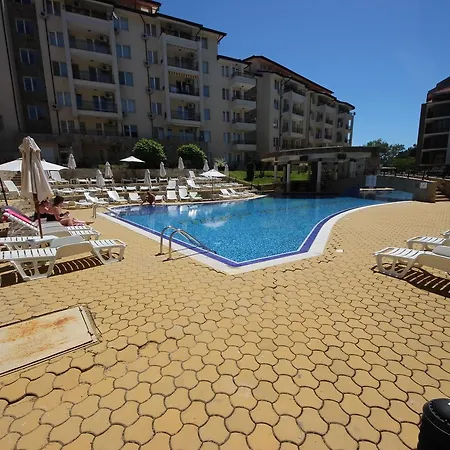 Sunny Hills - Menada Hotel apartamentowy 3*