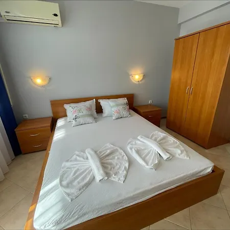 Sunny Hills - Menada Slantchev Briag