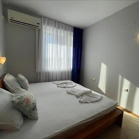 Apart-hotel Sunny Hills - Menada 3*