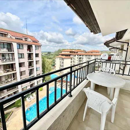 Apart-hotel Sunny Hills - Menada 3*